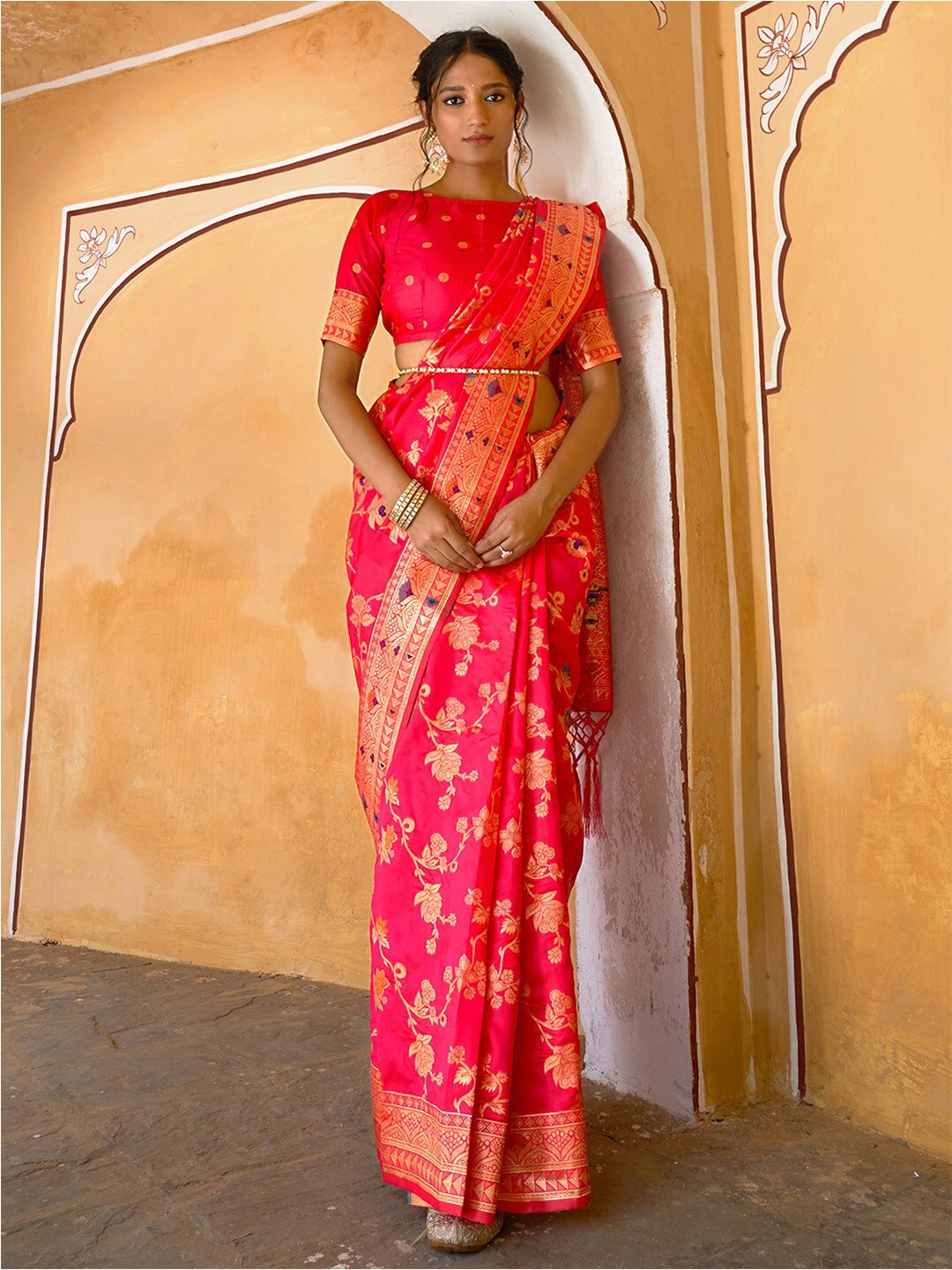 

Janasya Floral Woven Design Zari Banarasi Saree, Pink