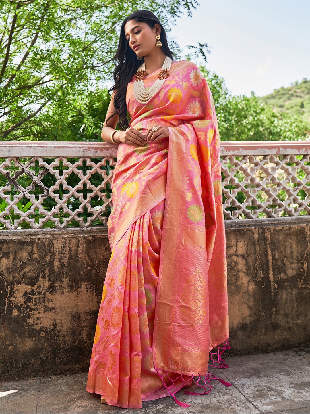 

Janasya Pink & Gold-Toned Floral Woven Design Zari Banarasi Saree