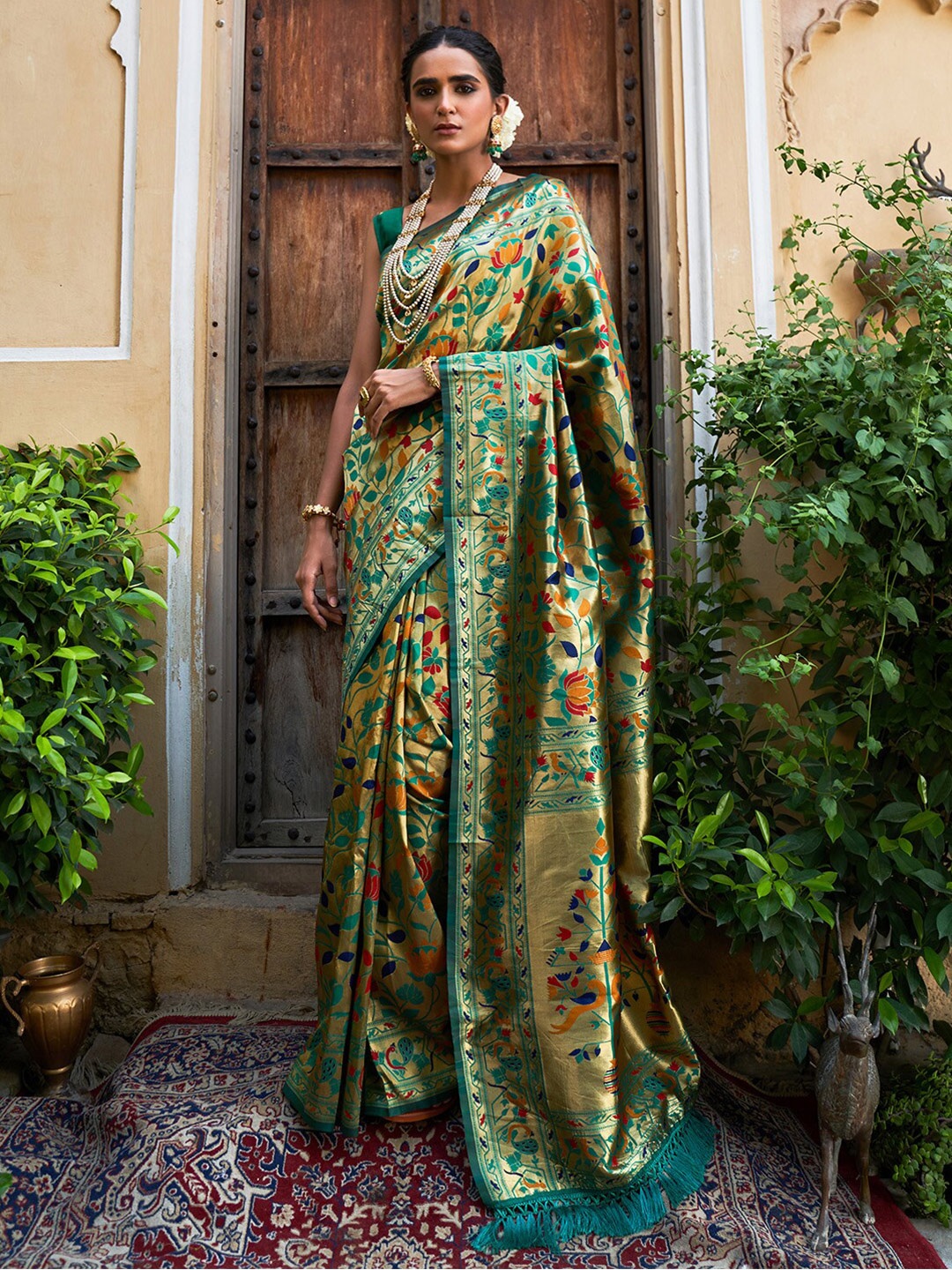 

Janasya Woven Design Zari Silk Blend Paithani Saree, Green