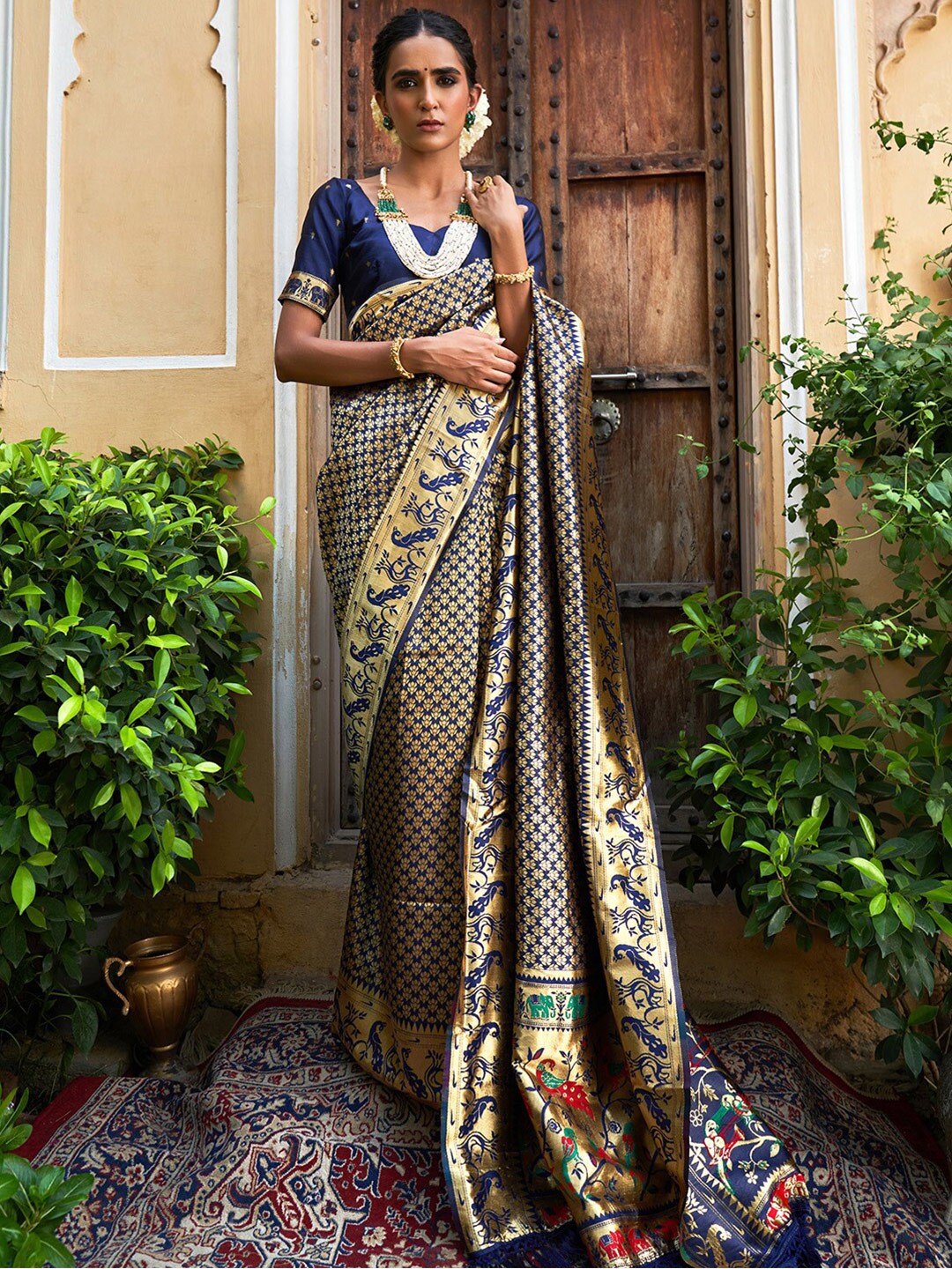 

Janasya Ethnic Motifs Woven Design Zari Paithani Saree, Navy blue