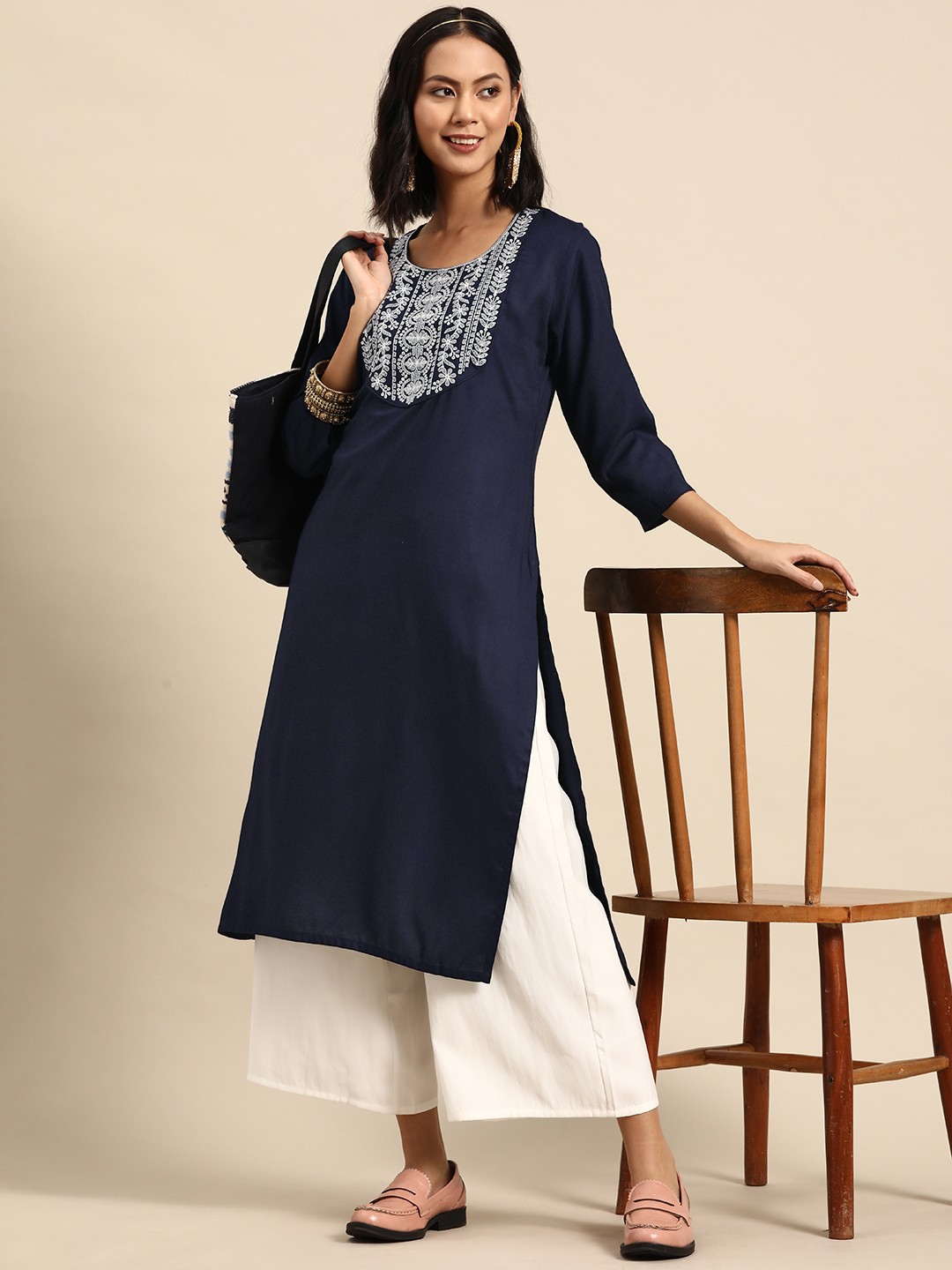 

Sangria Women Floral Yoke Design Kurta, Navy blue