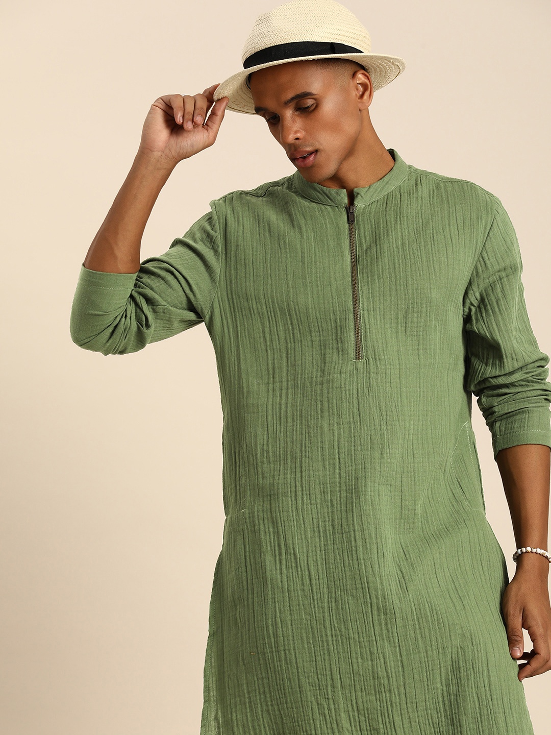 

Sangria Men Mandarin Collar Pure Cotton Kurta, Green