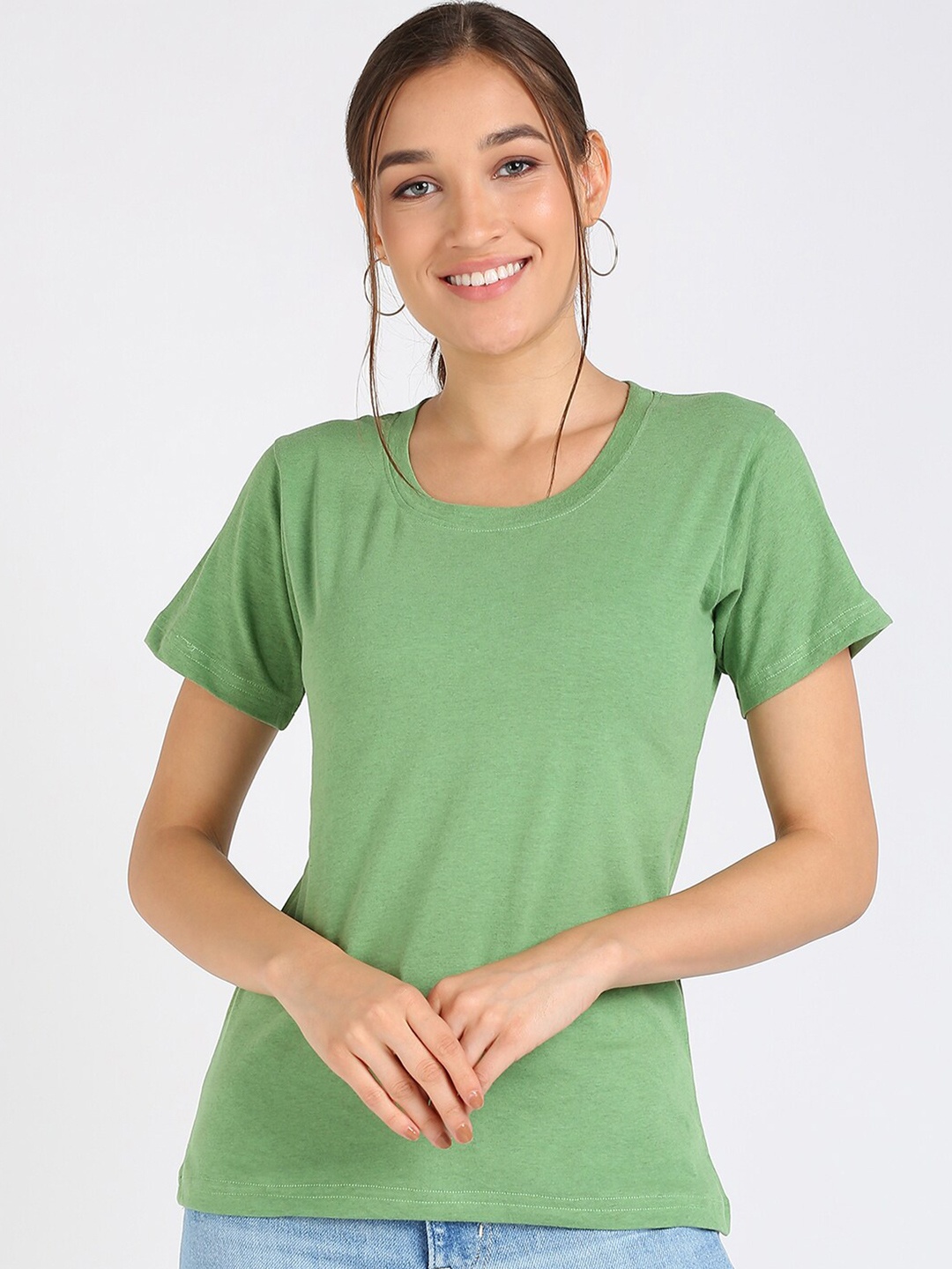 

VAHSON Women Lime Green Pure Cotton Pockets Slim Fit T-shirt