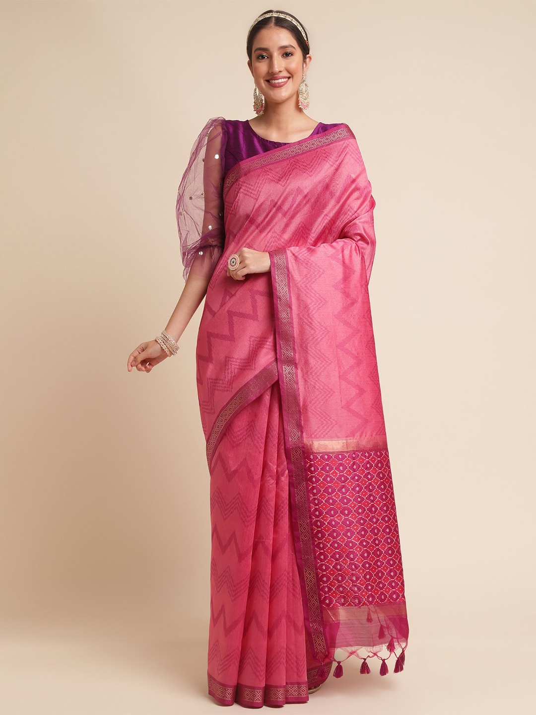 

VISHNU WEAVES Geometric Printed Zari Leheriya Saree, Pink