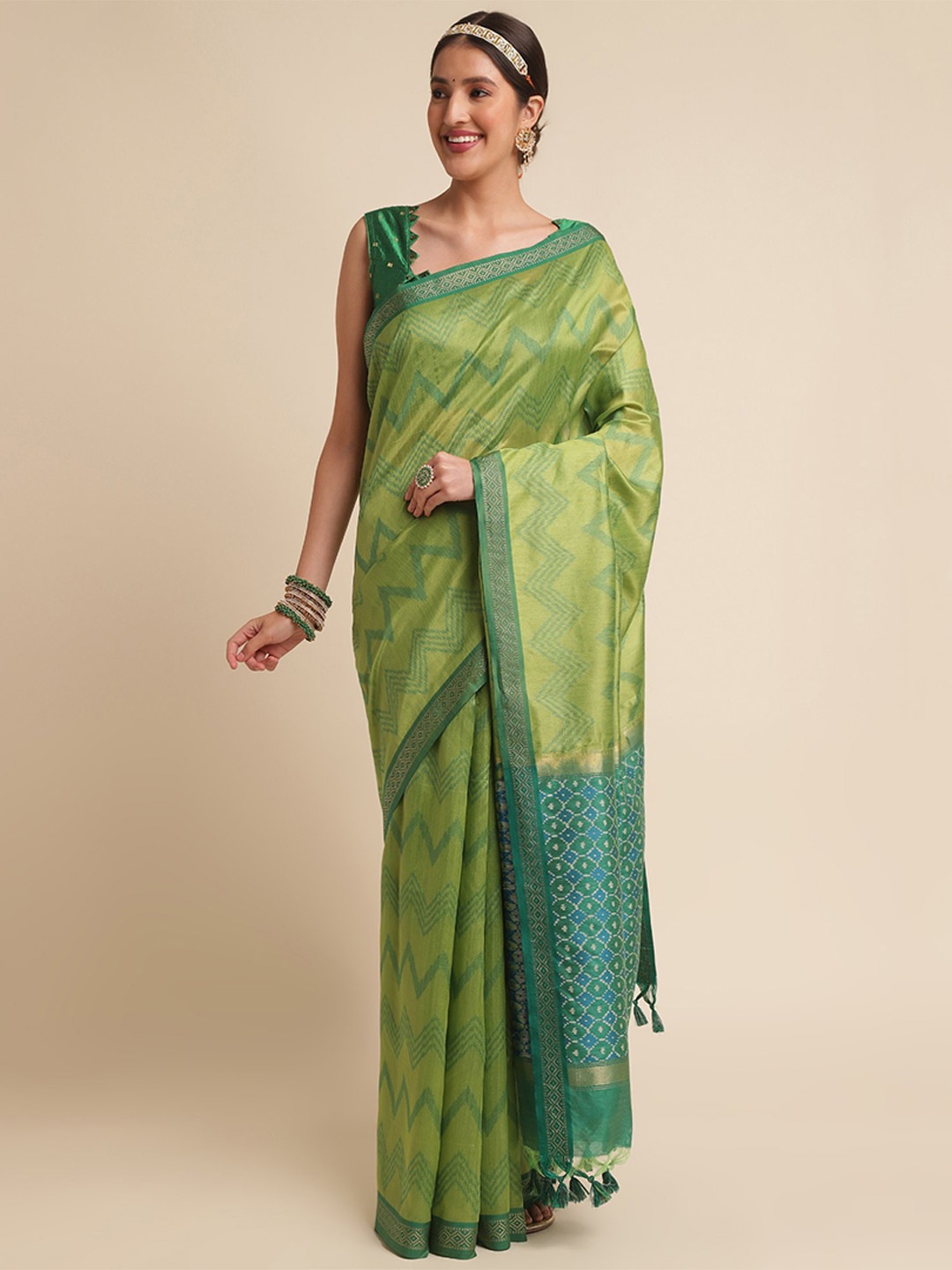 

VISHNU WEAVES Geometric Printed Zari Leheriya Saree, Olive