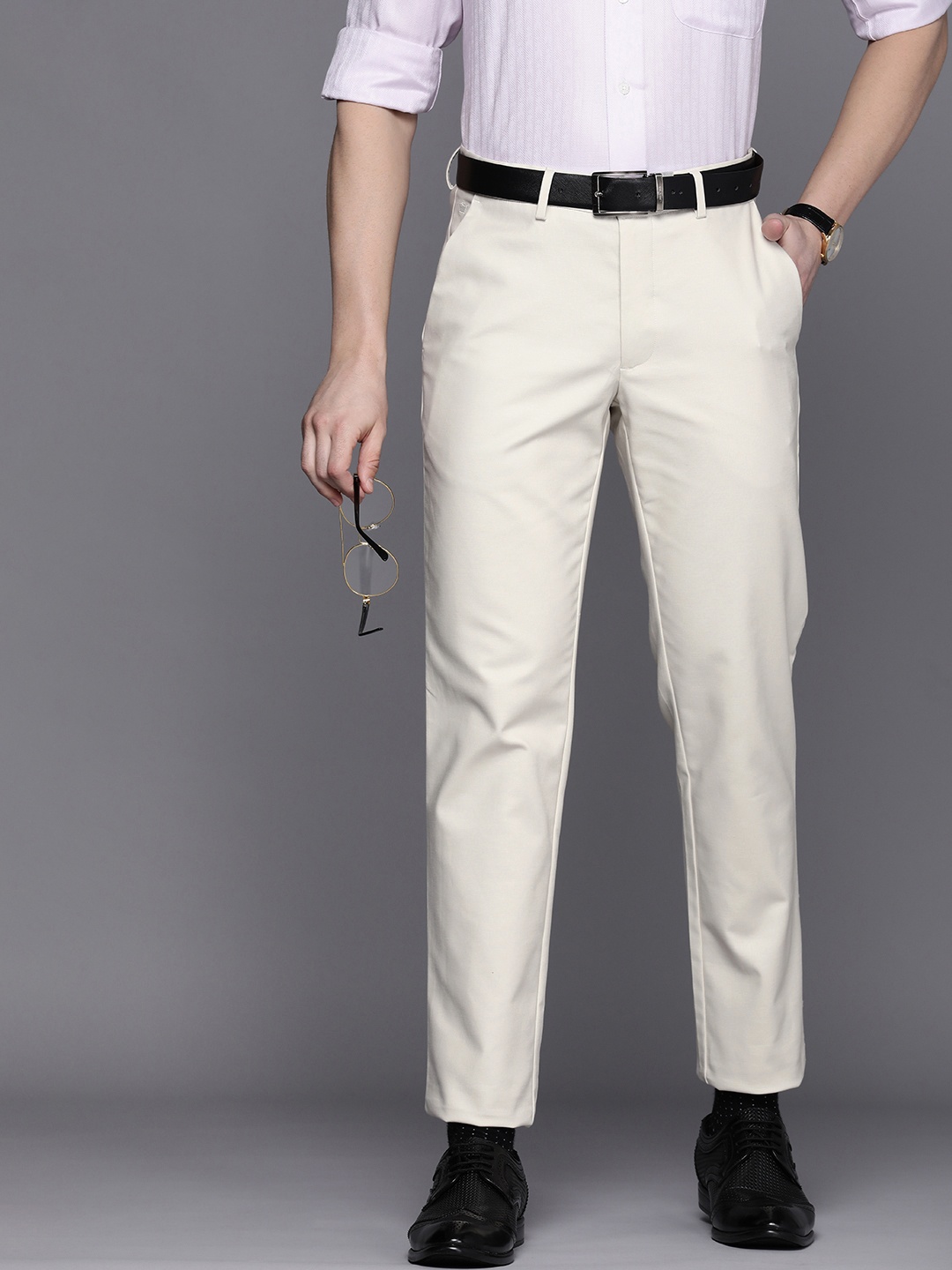 

Louis Philippe Men Solid Slim Fit Trousers, Off white