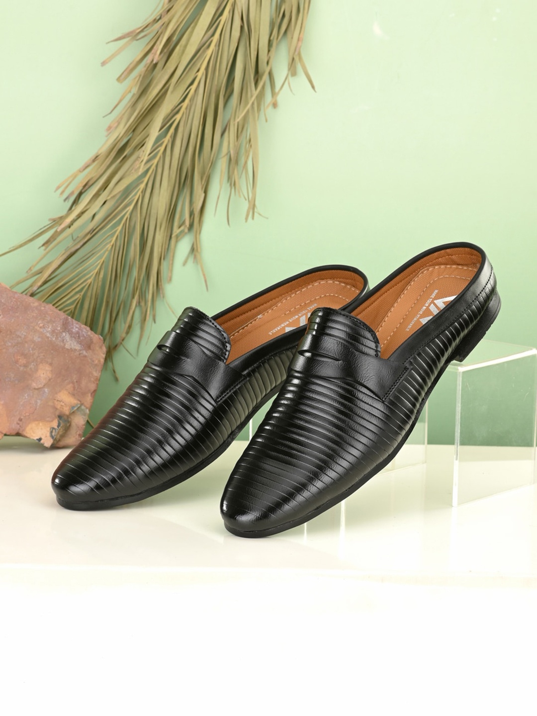

VIV Men Striped Slip-On Mules, Black