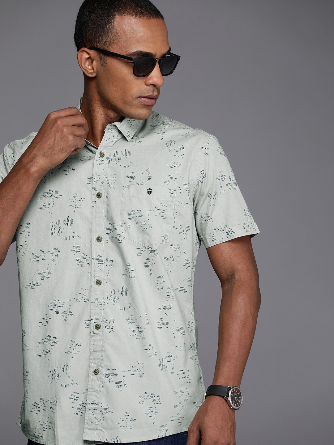 

Louis Philippe Jeans Pure Cotton Slim Fit Floral Printed Casual Shirt, Grey