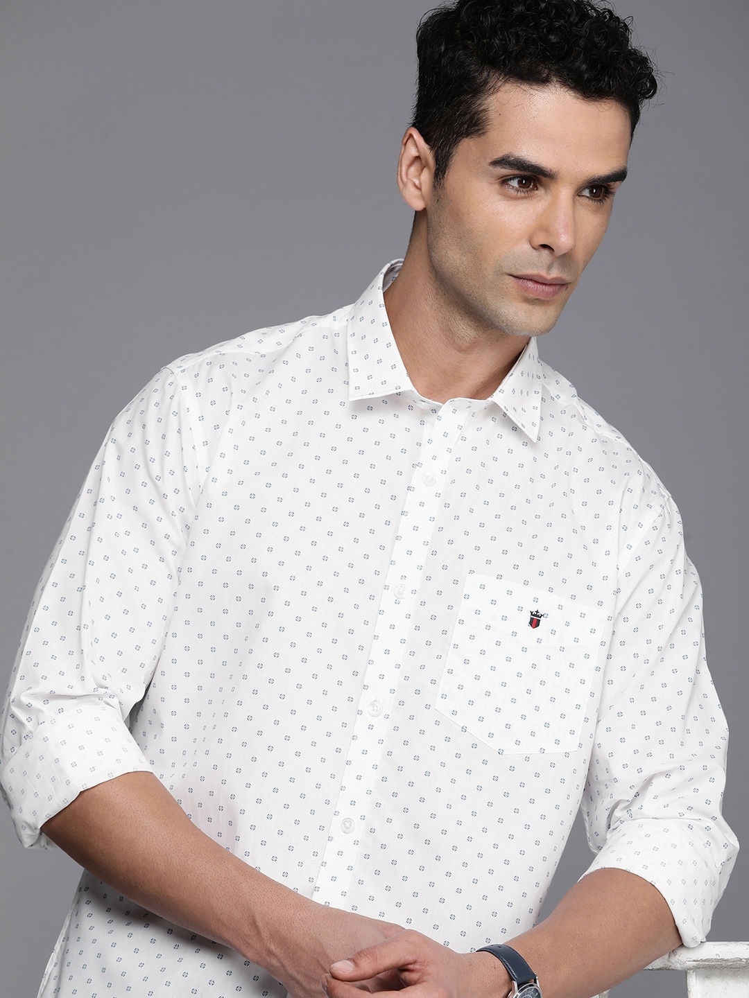 

Louis Philippe Sport Slim Fit Geometric Printed Pure Cotton Casual Shirt, White