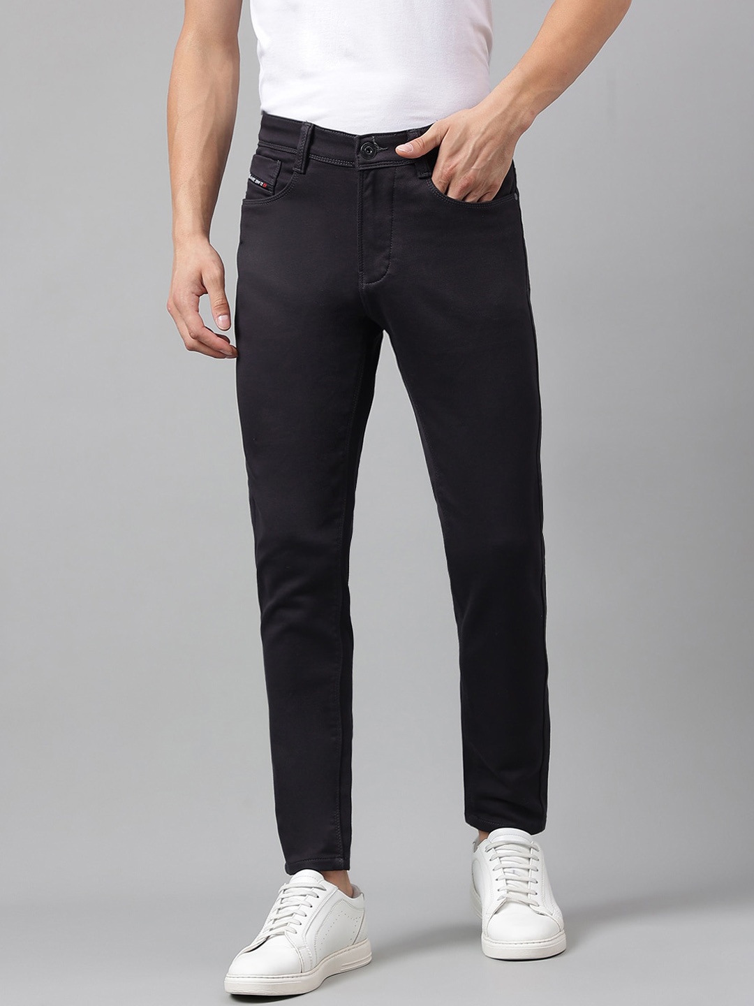 

Code 61 Men Skinny Fit Mid-Rise Clean Look Stretchable Jeans, Black
