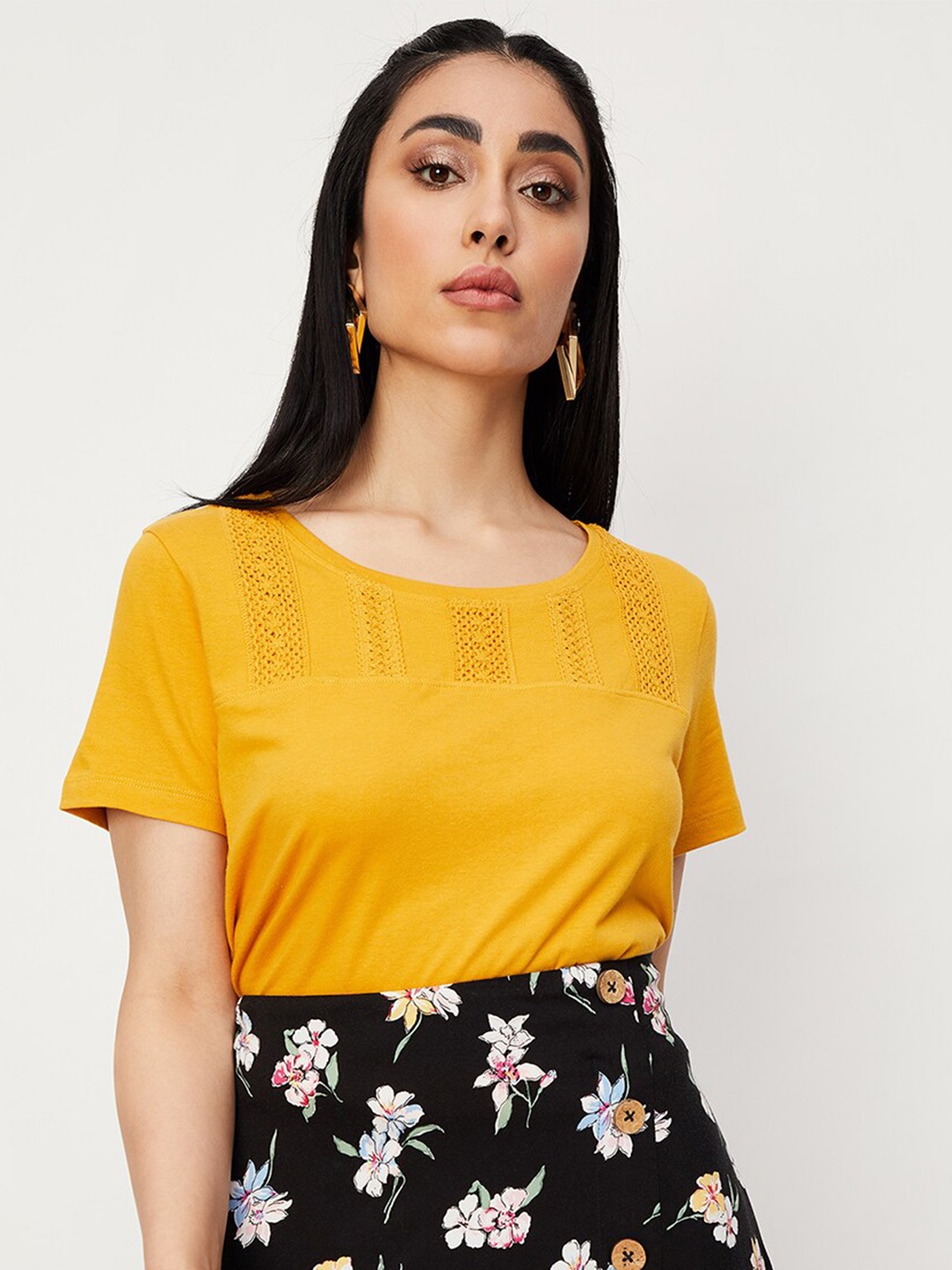 

max Women Yellow Floral Printed Pockets T-shirt