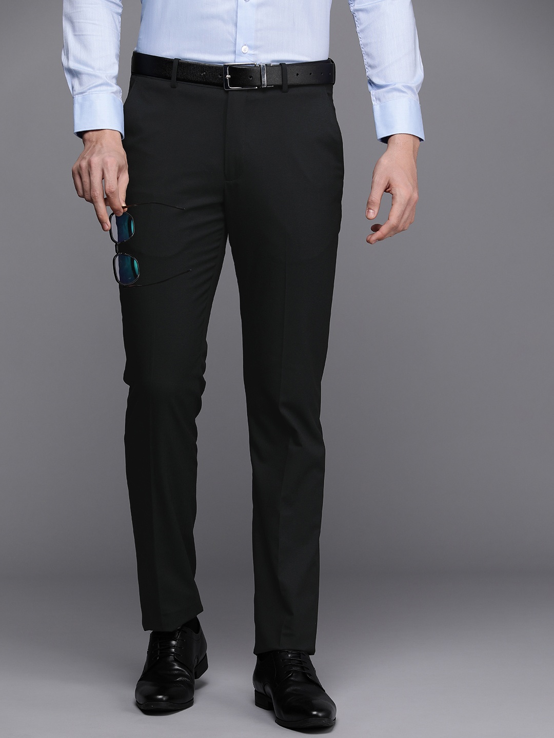 

Louis Philippe Men Slim Fit Formal Trousers, Black