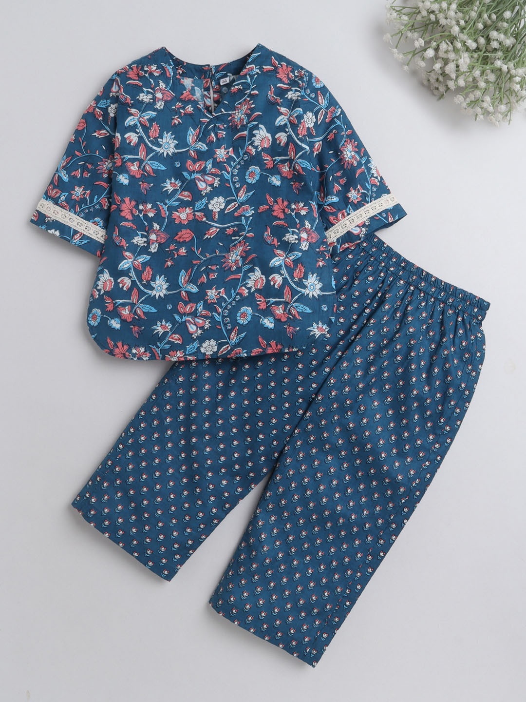 

The Magic Wand Girls Floral Printed Pure Cotton Night Suit, Blue