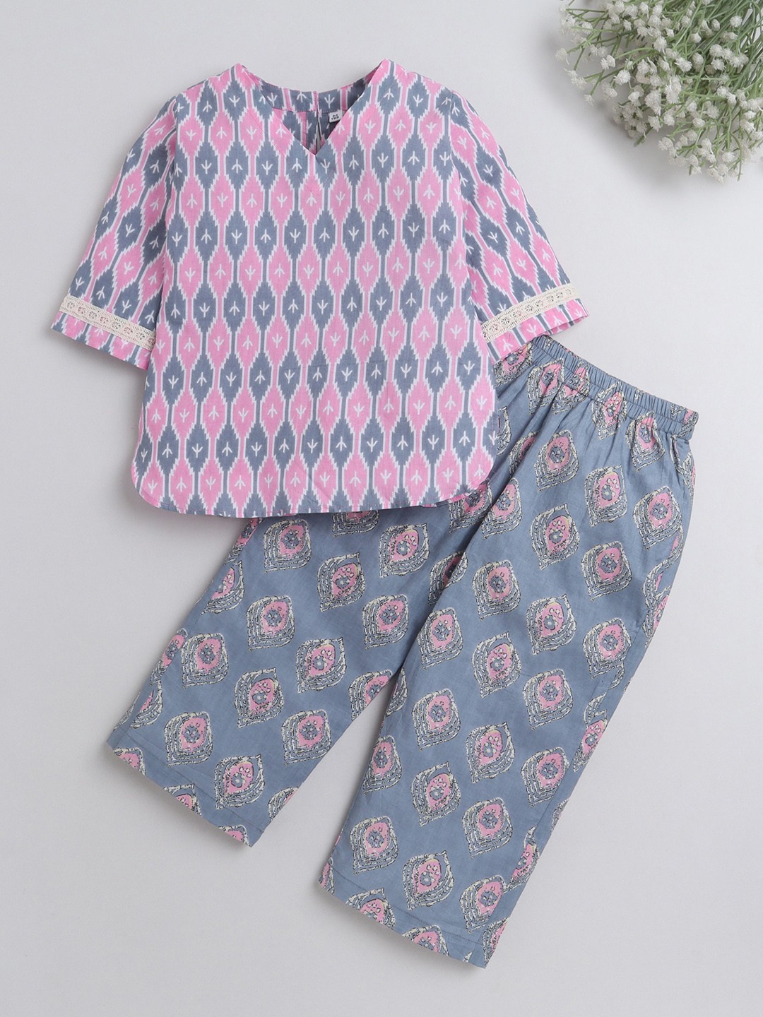 

The Magic Wand Girls Ethnic Printed Pure Cotton Night Suit, Pink