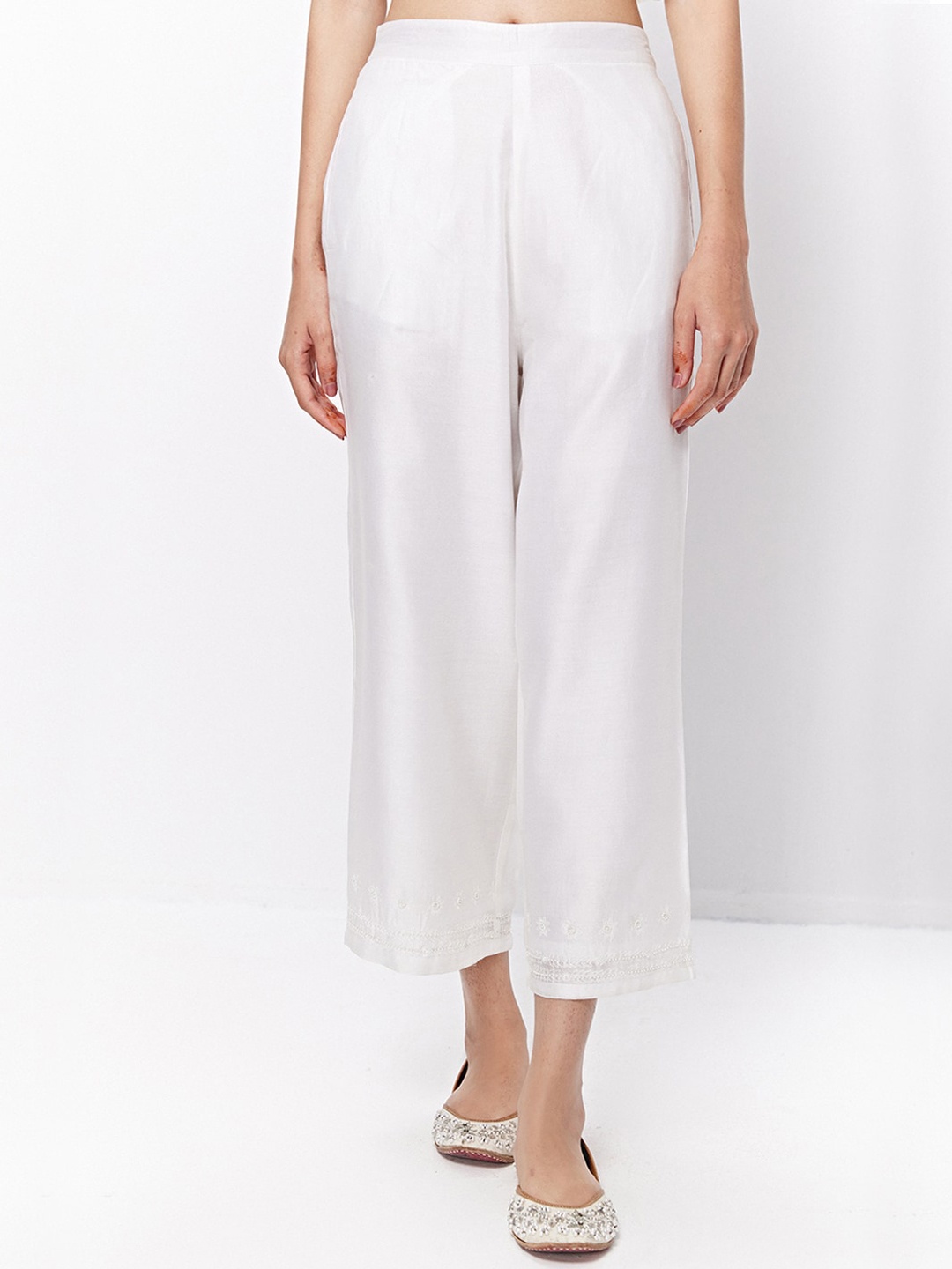

Ancestry Women White Slim Fit Culottes Trousers