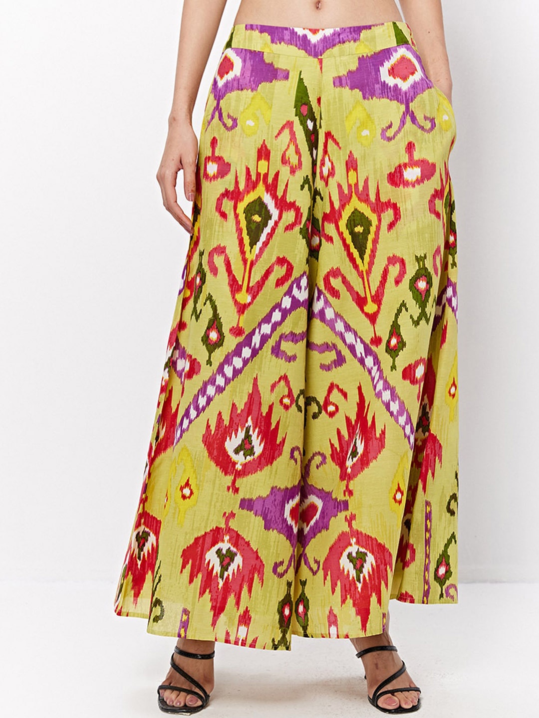 

Ancestry Women Multicoloured Floral Printed Flared Trousers, Multi