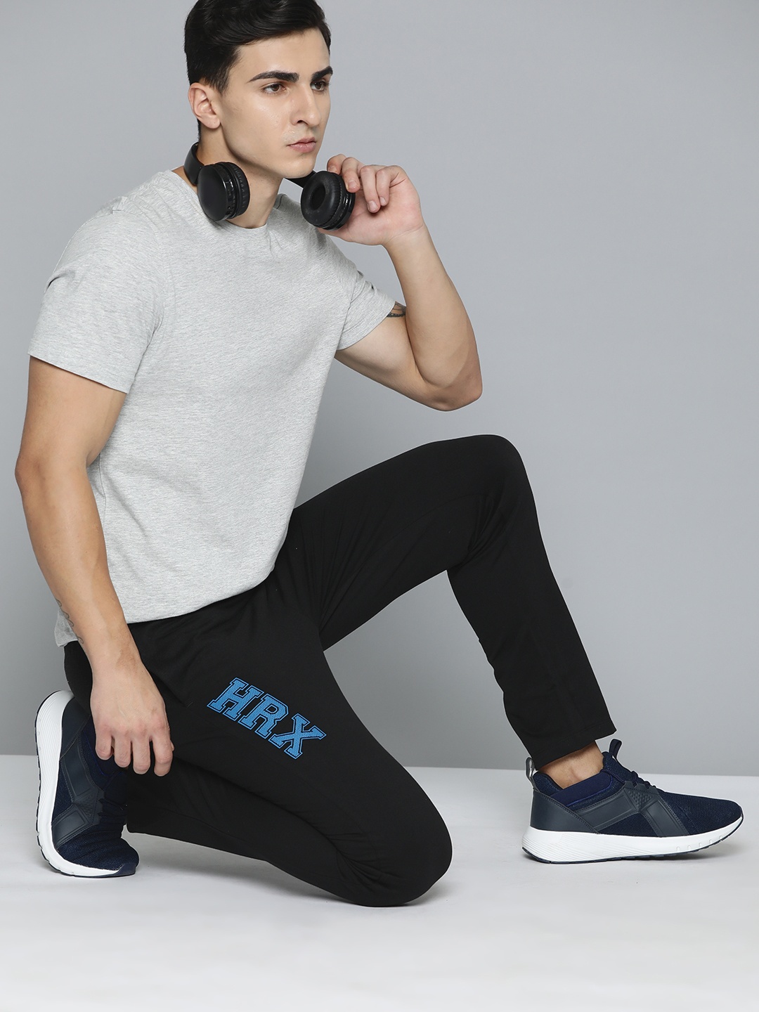 

HRX by Hrithik Roshan Men Regular Fit Lifestyle Trackpants, Black