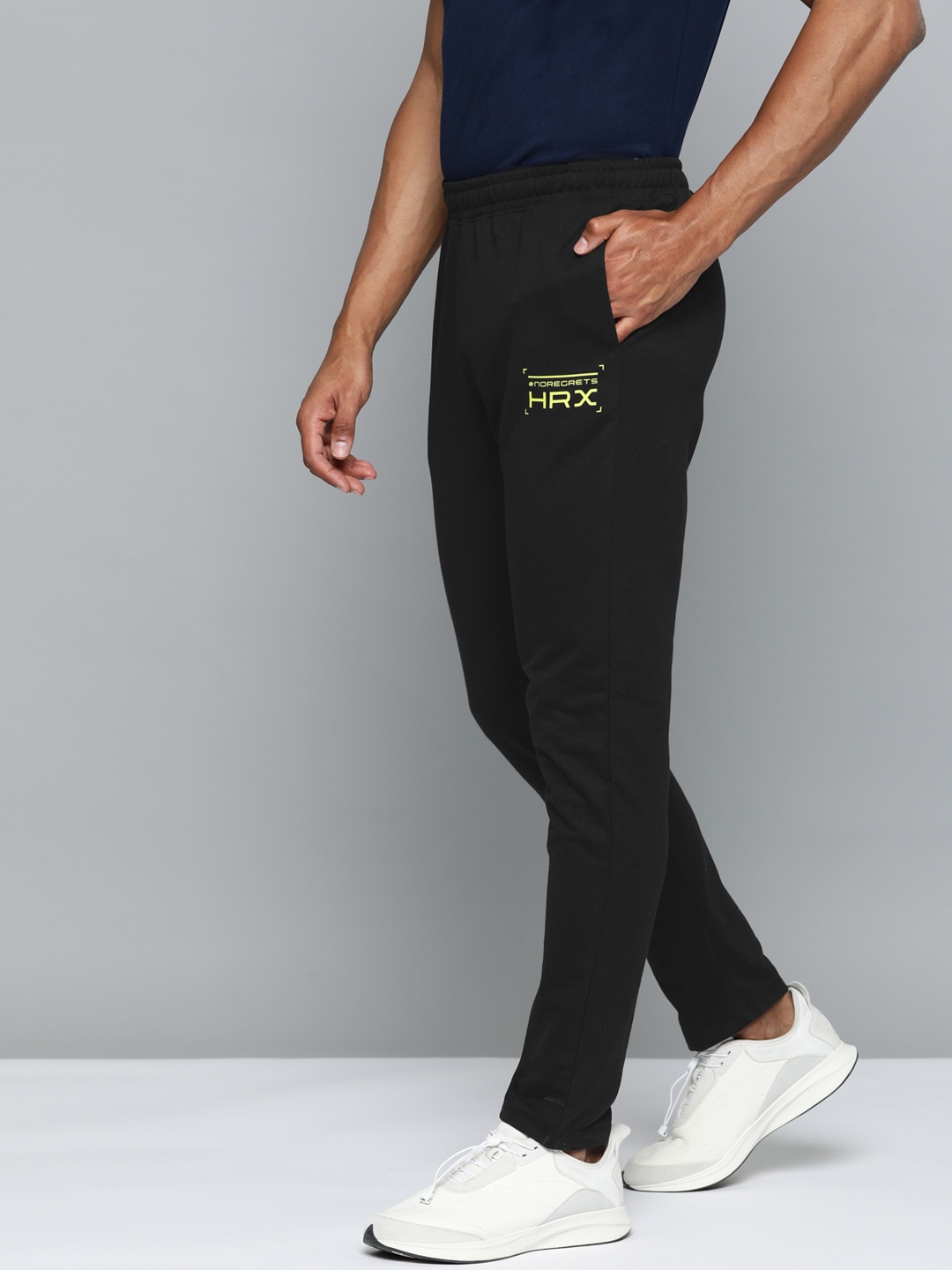 

HRX by Hrithik Roshan Men Regular Fit Lifestyle Track Pants, Black