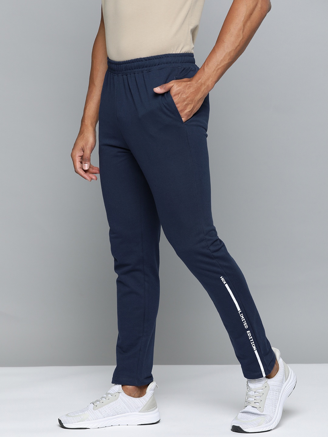 

HRX by Hrithik Roshan Men Printed Detail Mid-Rise Regular Fit Lifestyle Trackpants, Navy blue