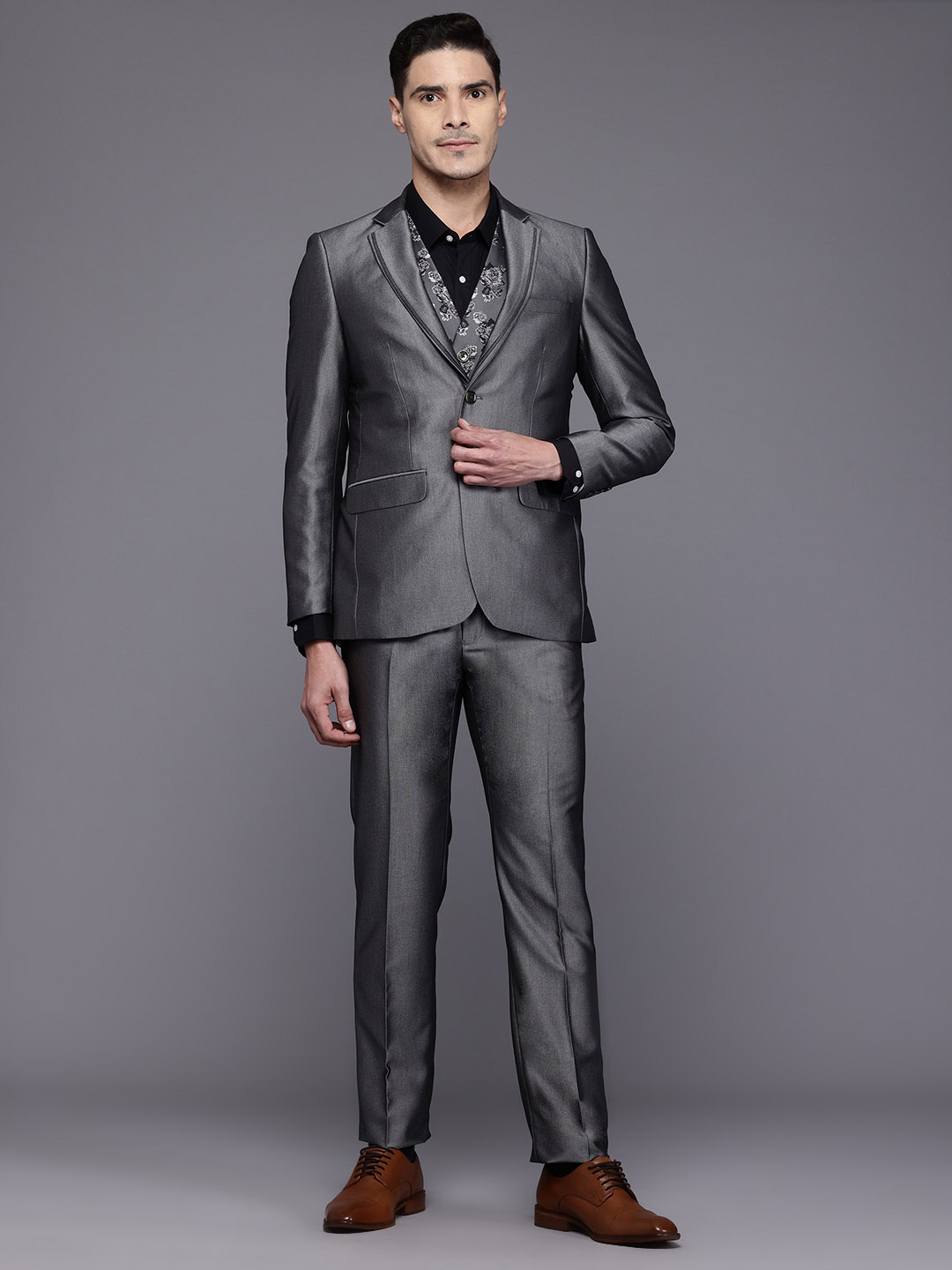 

Raymond 3-Piece Single-Breasted Contemporary-Fit Party Suit, Grey