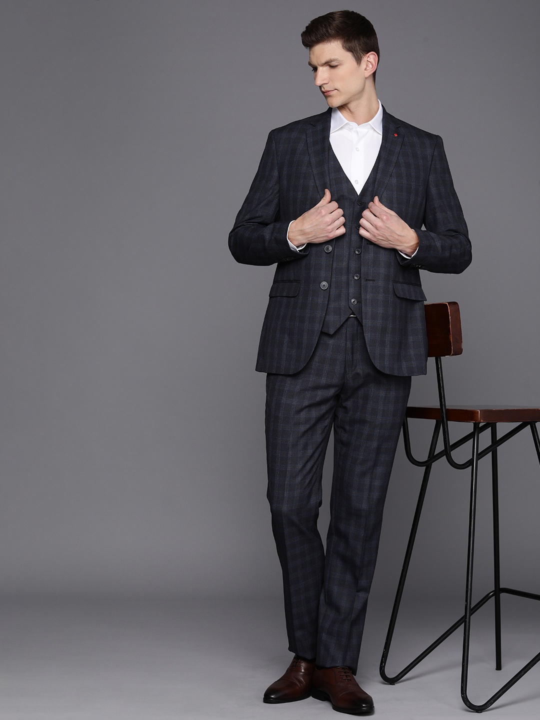 

Raymond Men Checked Single-Breasted 3-Piece Formal Suit, Navy blue