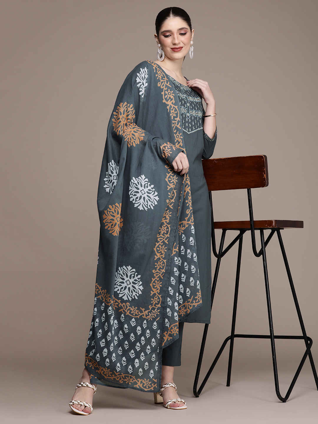 

Anouk Women Floral Embroidered Regular Pure Cotton Kurta with Trousers & With Dupatta, Grey