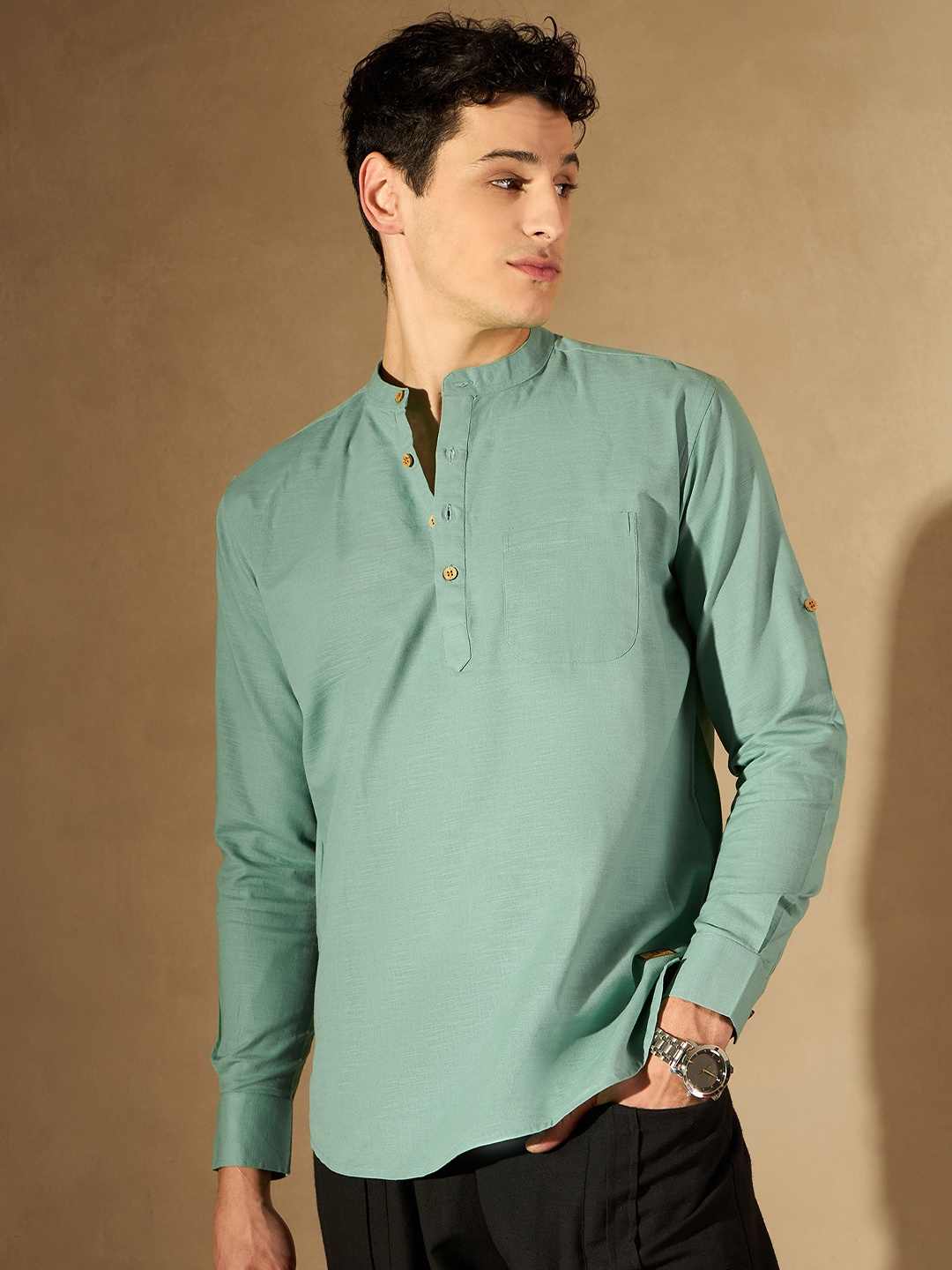 

DENNISON Men Mandarin Collar Roll-Up Sleeves Kurta, Green