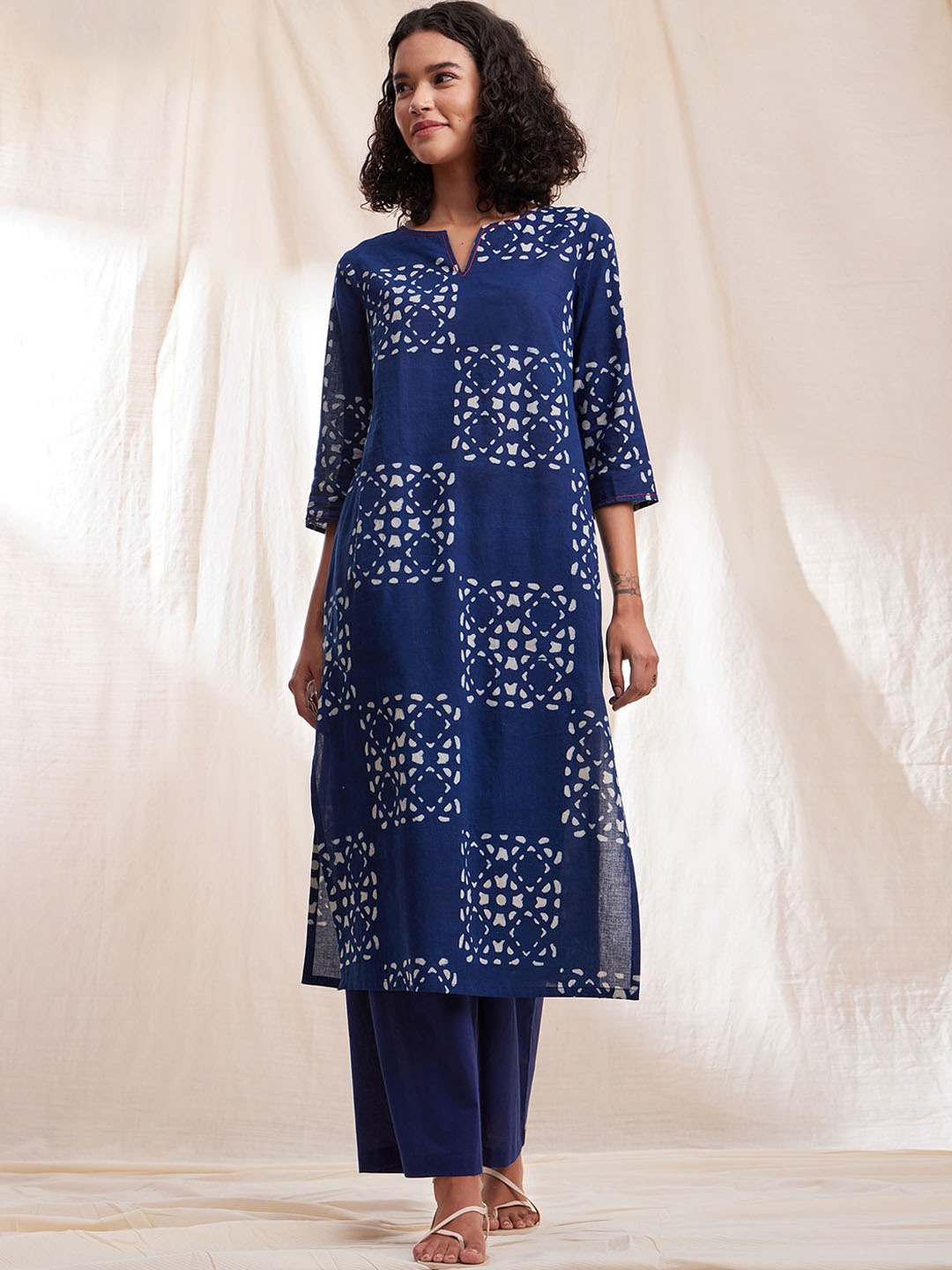 

Pink Fort Ethnic Motifs Printed Pure Cotton Straight Kurta, Blue