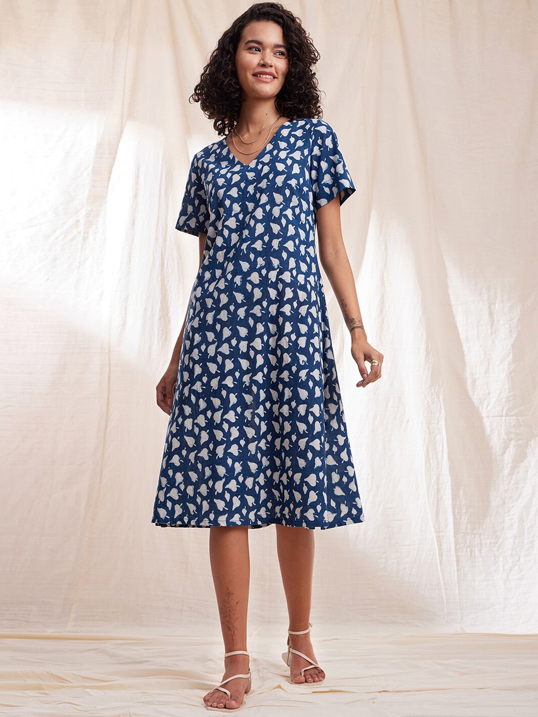 

Pink Fort Printed Cotton V-Neck Ethnic Dresses, Blue