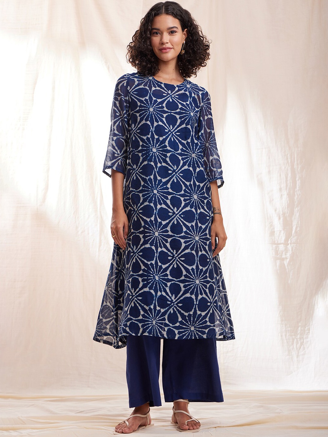 

Pink Fort Floral Printed Cotton Kurta with Palazzos, Blue