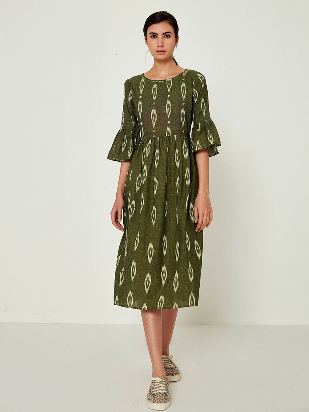 

Ancestry Geometric Printed Round Neck Bell Sleeves Fit & Flare Dress, Green