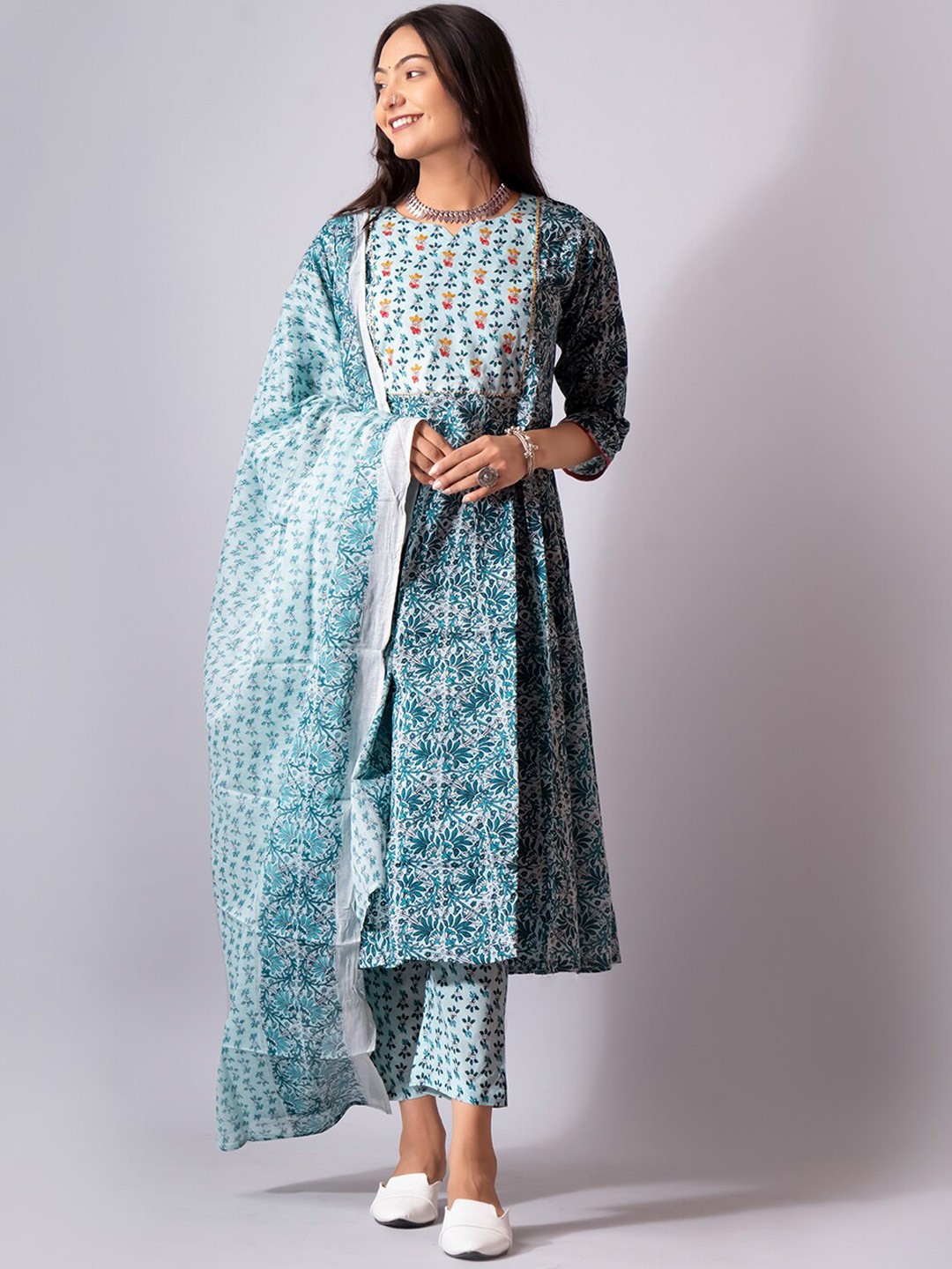 

NAYRA Floral Printed Regular Gotta Patti Pure Cotton Kurta with Trousers & With Dupatta, Blue