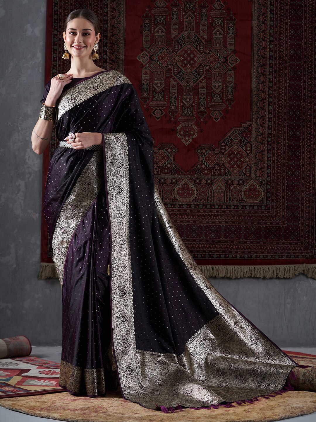 

Mitera Ethnic Motifs Woven Design Satin Banarasi Saree, Purple