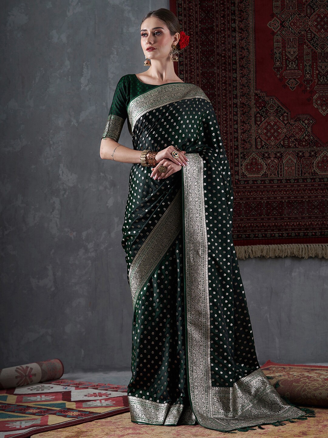 

Mitera Ethnic Motifs Woven Design Zari Satin Silk Banarasi Saree, Green