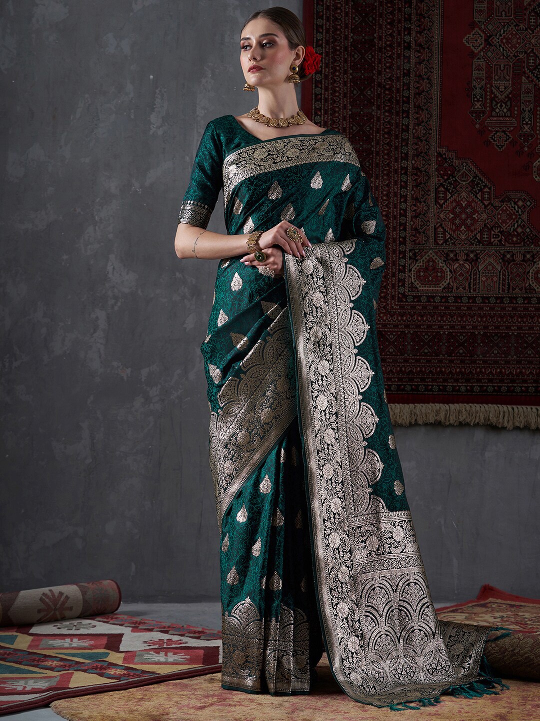 

Mitera Green & Gold-Toned Ethnic Motifs Woven Design Zari Satin Silk Banarasi Saree