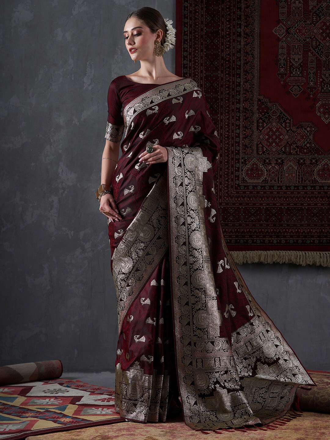

Mitera Maroon Ethnic Motifs Woven Design Satin Banarasi Saree