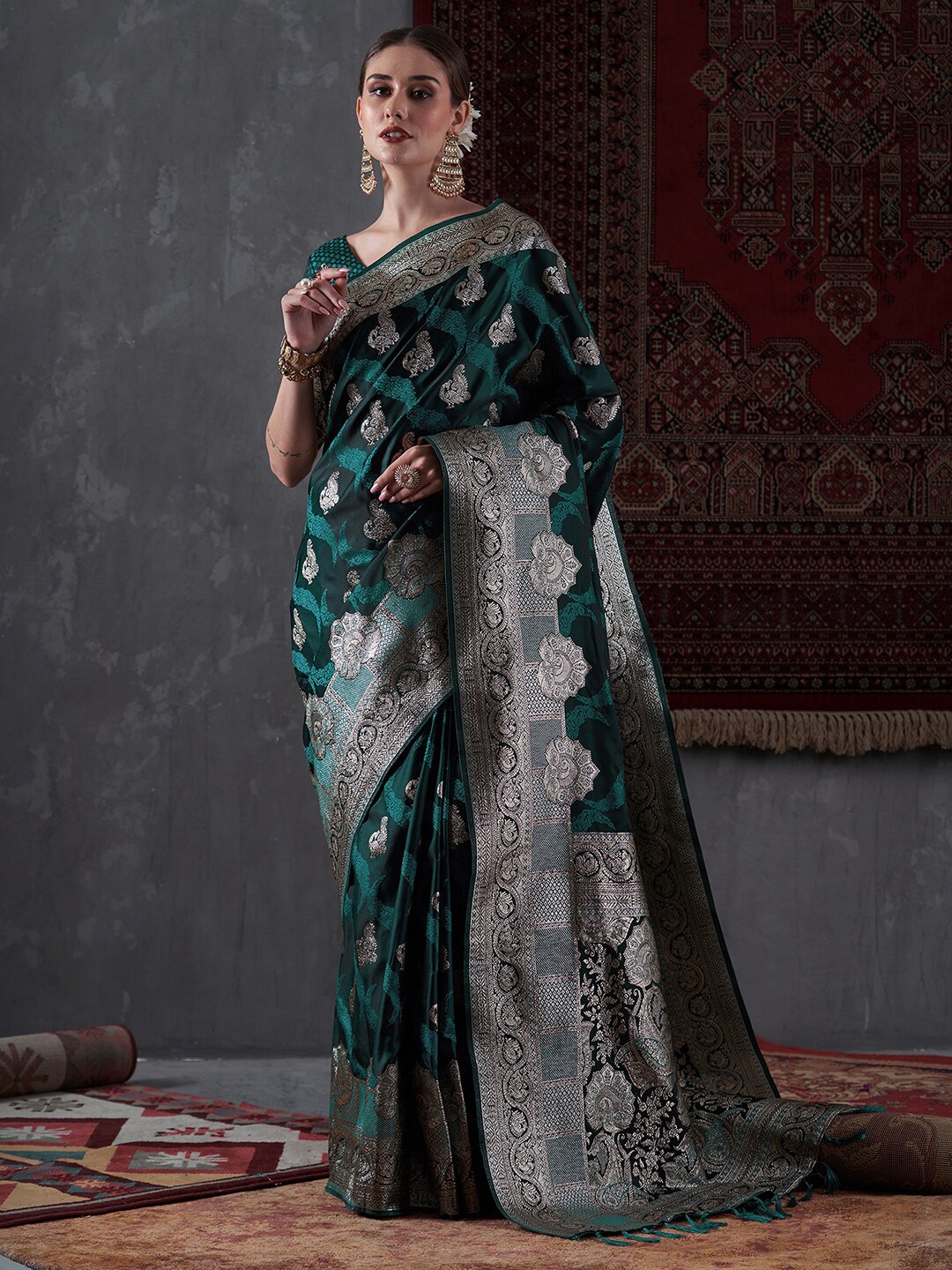 

Mitera Green & Gold-Toned Ethnic Motifs Woven Design Zari Satin Silk Banarasi Saree