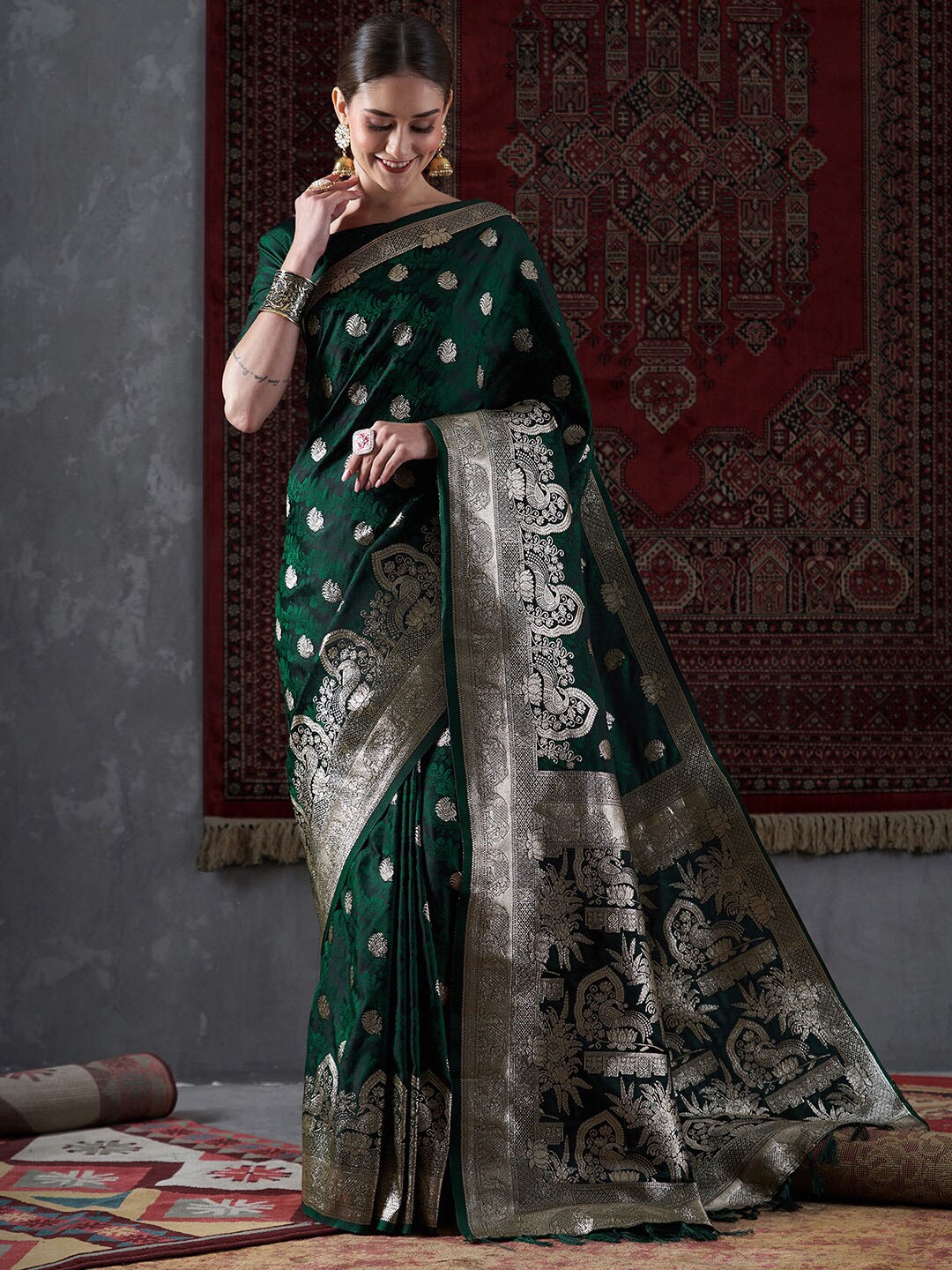 

Mitera Ethnic Motifs Woven Design Satin Banarasi Saree, Green