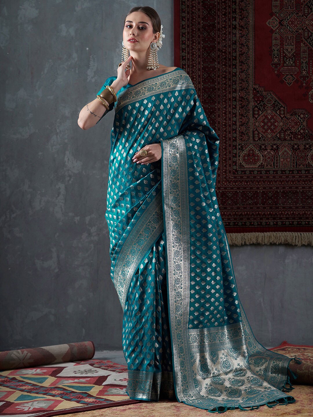

Mitera Ethnic Motifs Woven Design Silk Blend Banarasi Saree, Blue