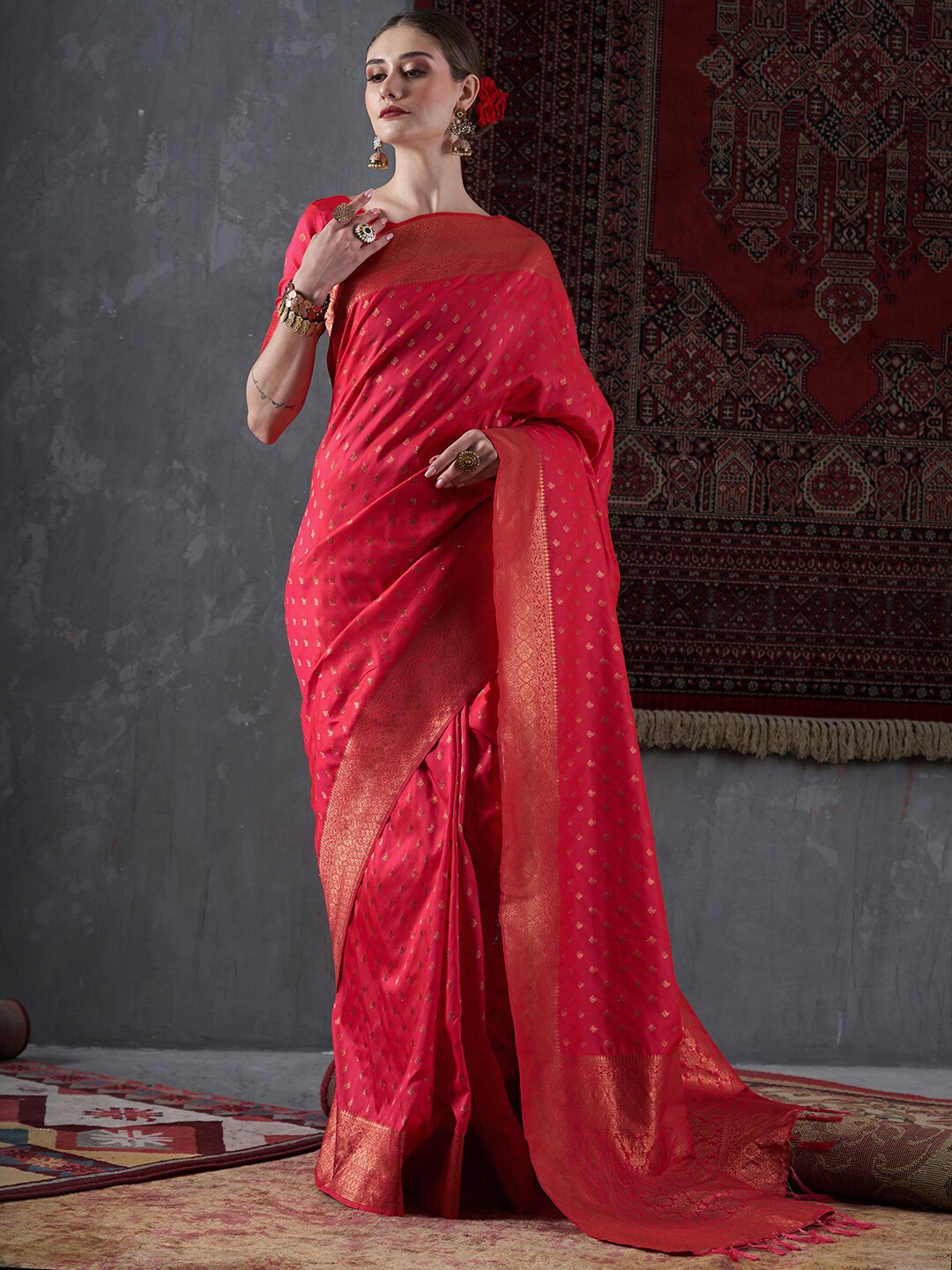 

Mitera Pink & Gold-Toned Ethnic Motifs Woven Design Zari Silk Blend Banarasi Saree