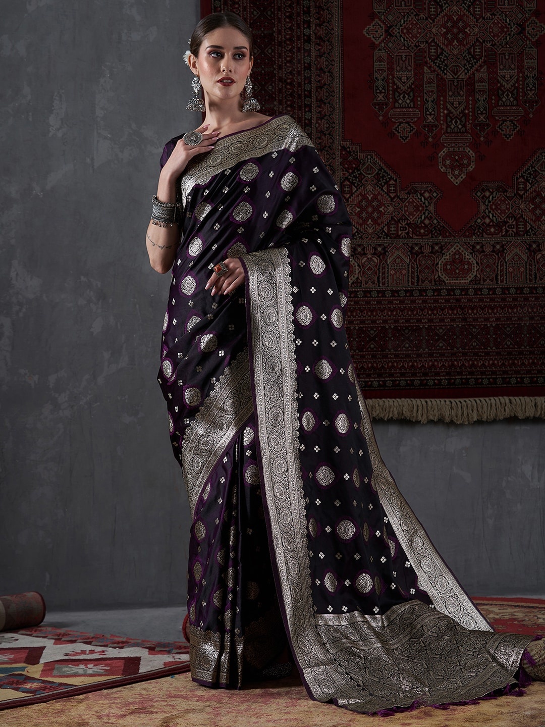 

Mitera Purple & Silver-Toned Ethnic Motifs Woven Design Zari Satin Banarasi Saree