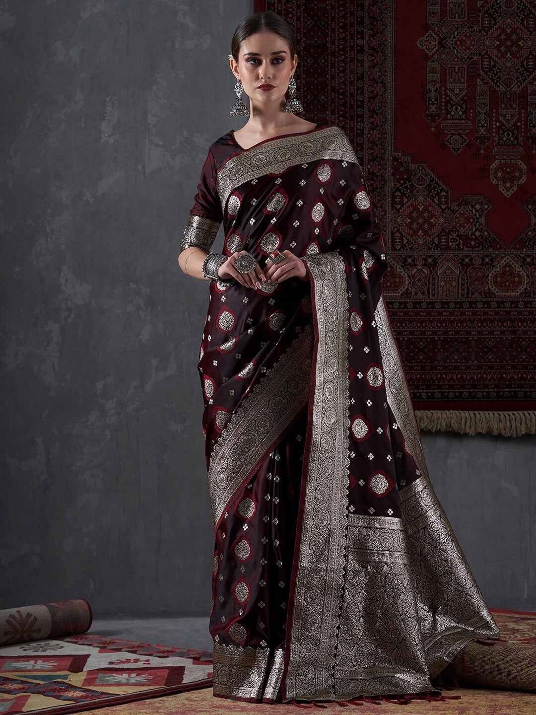 

Mitera Maroon & Gold-Toned Ethnic Motifs Woven Design Zari Satin Silk Banarasi Saree