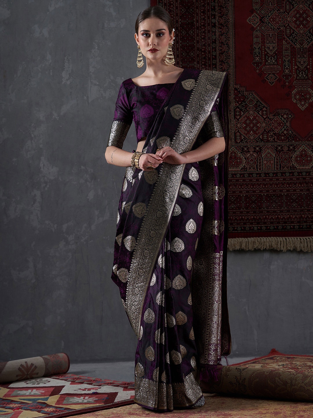 

Mitera Purple & Gold-Toned Ethnic Motifs Woven Design Zari Satin Silk Banarasi Saree