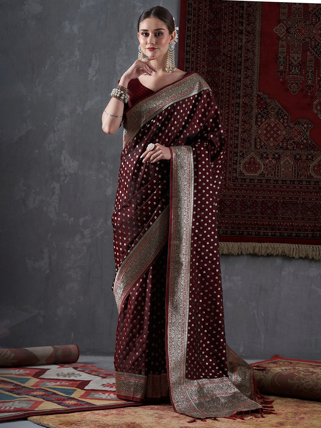 

Mitera Maroon & Gold-Toned Ethnic Motifs Woven Design Zari Satin Silk Banarasi Saree