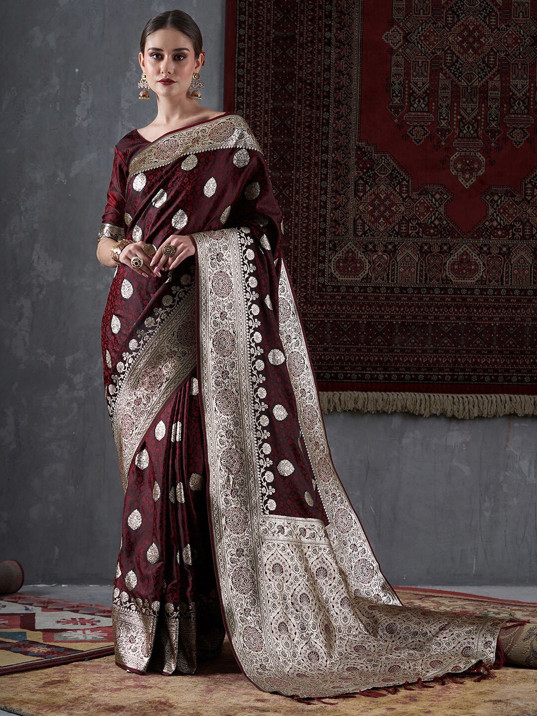 

Mitera Maroon & Gold-Toned Ethnic Motifs Woven Design Zari Satin Silk Banarasi Saree