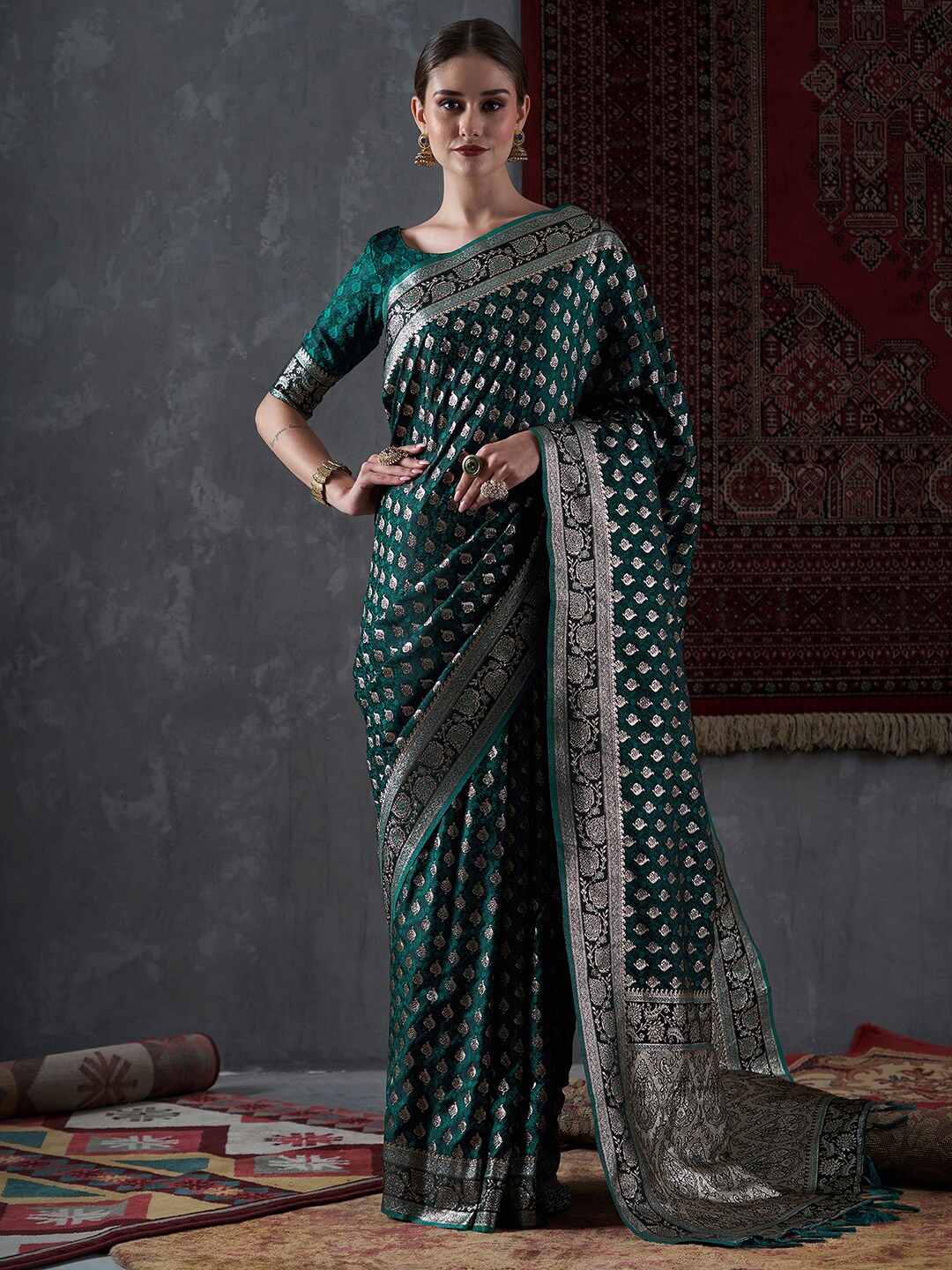 

Mitera Green & Gold-Toned Ethnic Motifs Woven Design Zari Satin Silk Banarasi Saree