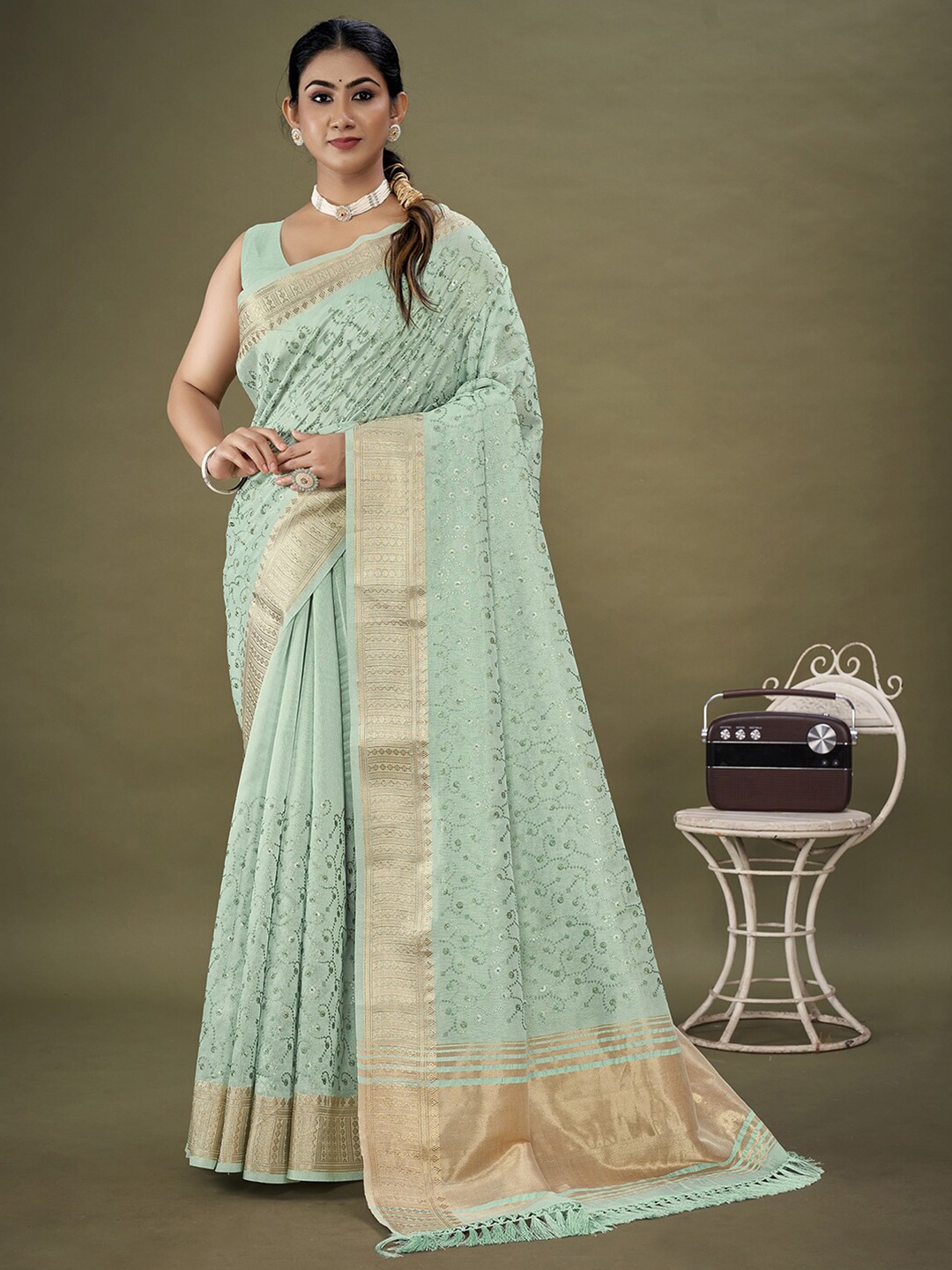

Mitera Sea Green & Gold-Toned Ethnic Motifs Embellished Zari Organza Saree