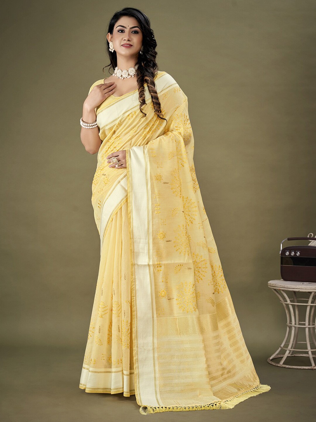 

Mitera Yellow & Gold-Toned Ethnic Motifs Embroidered Zari Saree