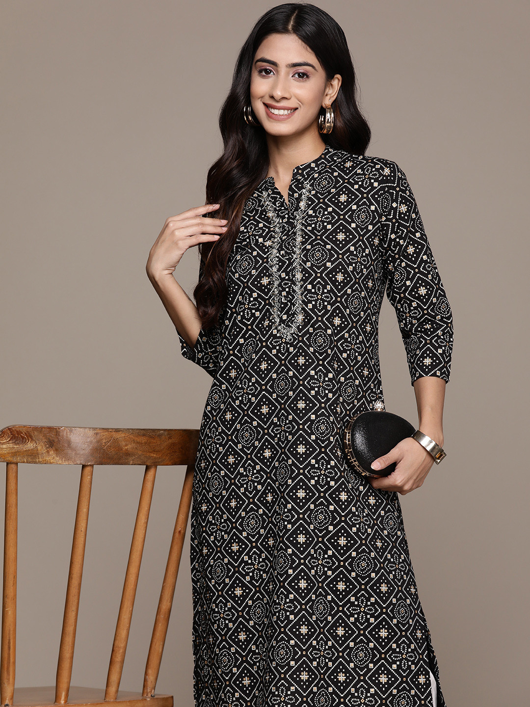 

Ishin Women Geometric Printed Mirror Work Cotton Kurta, Black