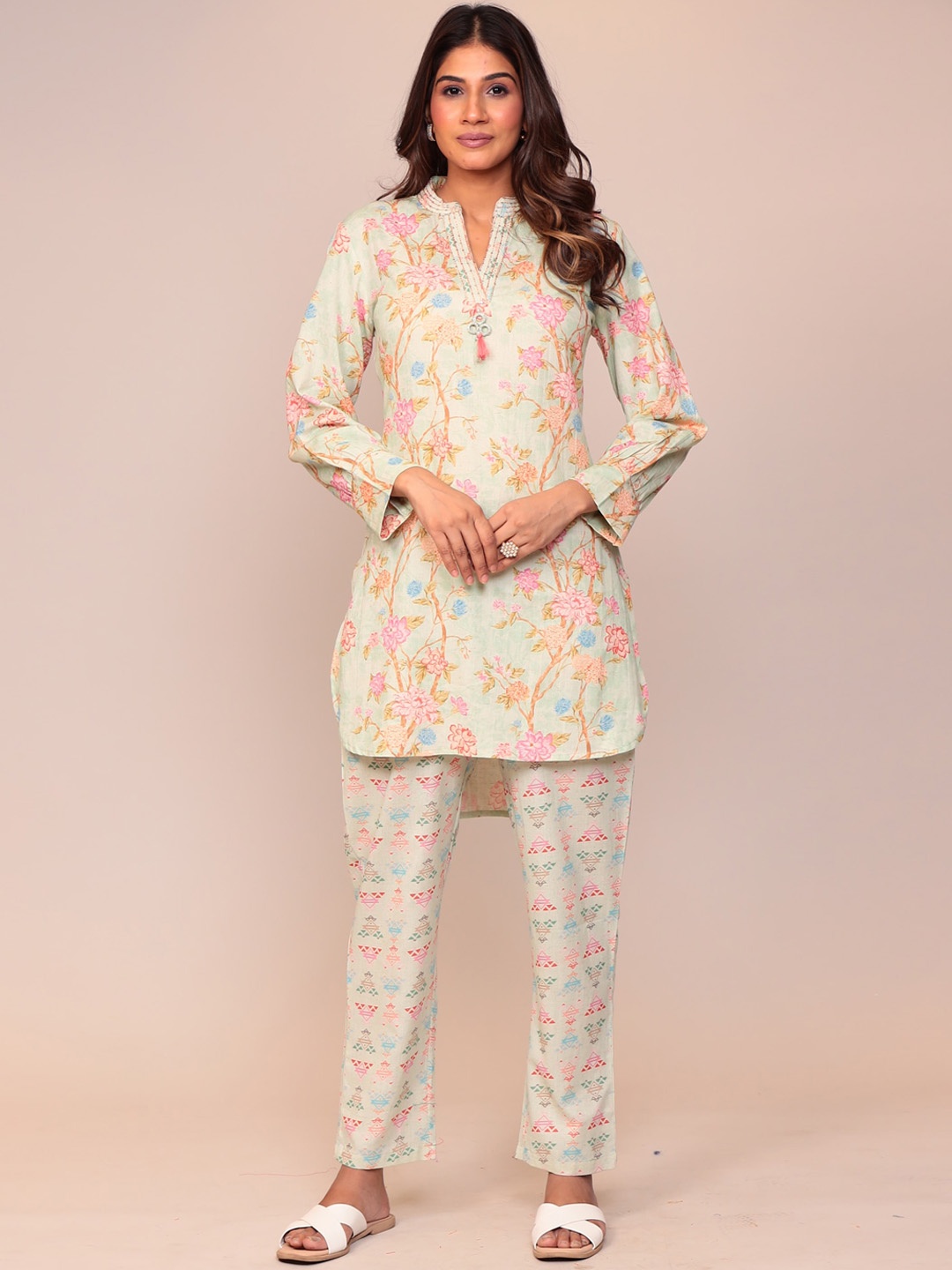 

ZARI Floral Printed Mandarin Collar Linen Tunic Top With Trousers, Green